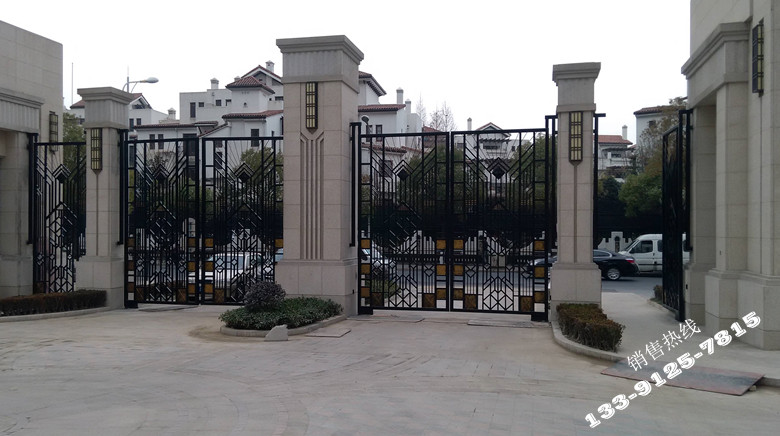 万源城御璄三期-意大利进口FAAC液压地埋式开门机S800H   