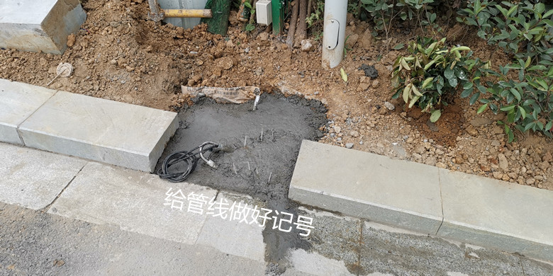 铝艺悬浮折叠门