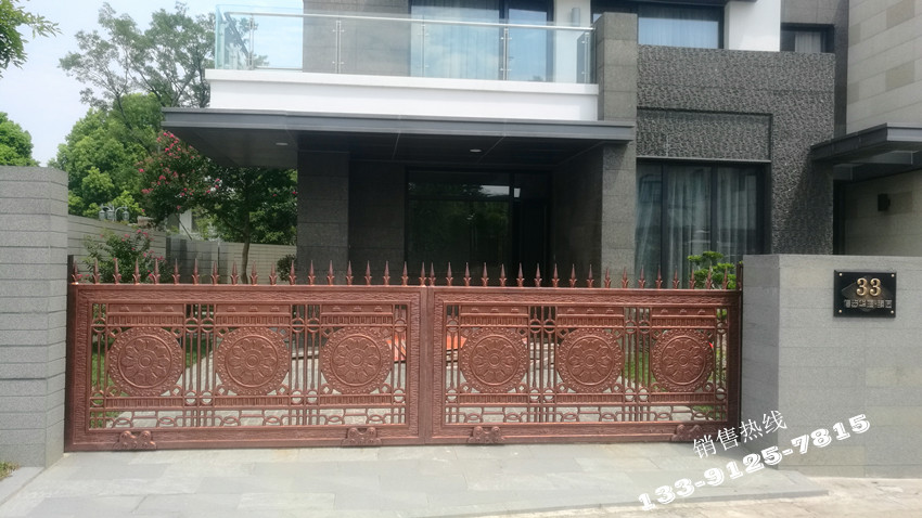 铸铝门