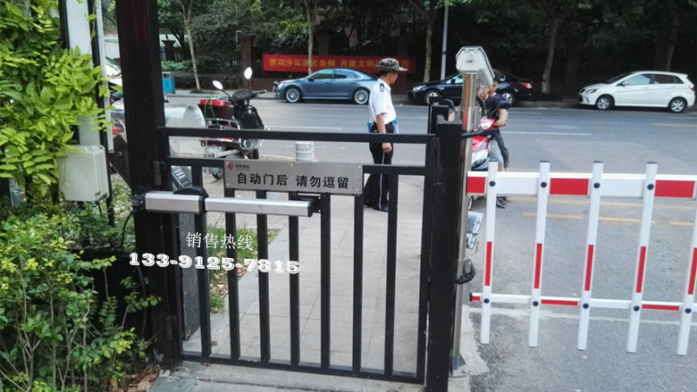 南京宋都美域锦园-意大利FAAC人行通道专用液压开门机422PED