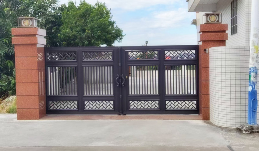 广东某私家别墅-卡诺林快速离合轮式智能开门机DCK990KS