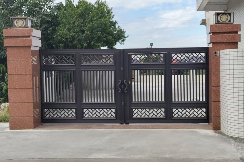 广东某私家别墅-卡诺林快速离合轮式智能开门机DCK990KS