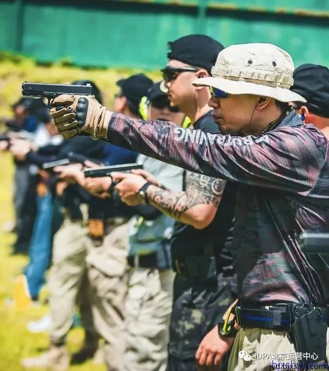 IDPA海外实弹射击训练现场