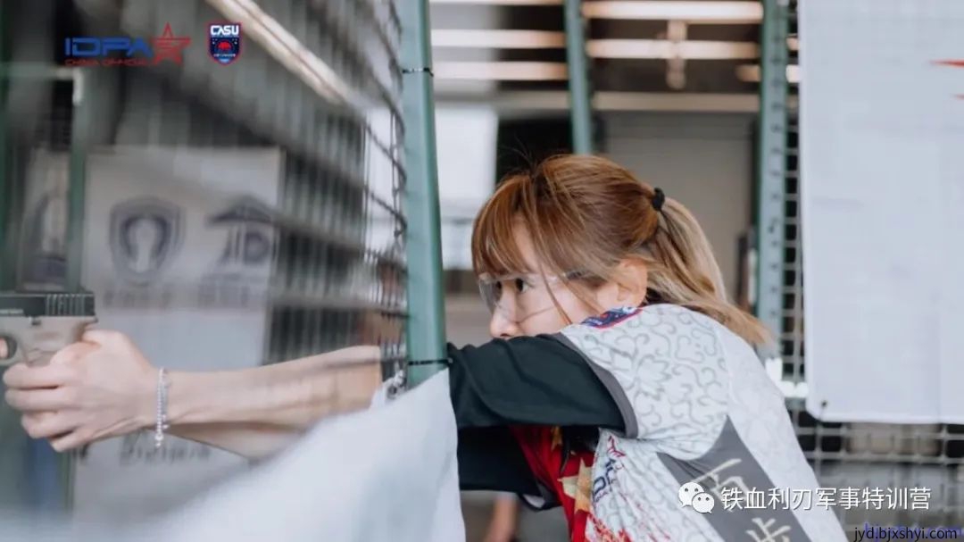 IDPA气枪培训现场美女学员