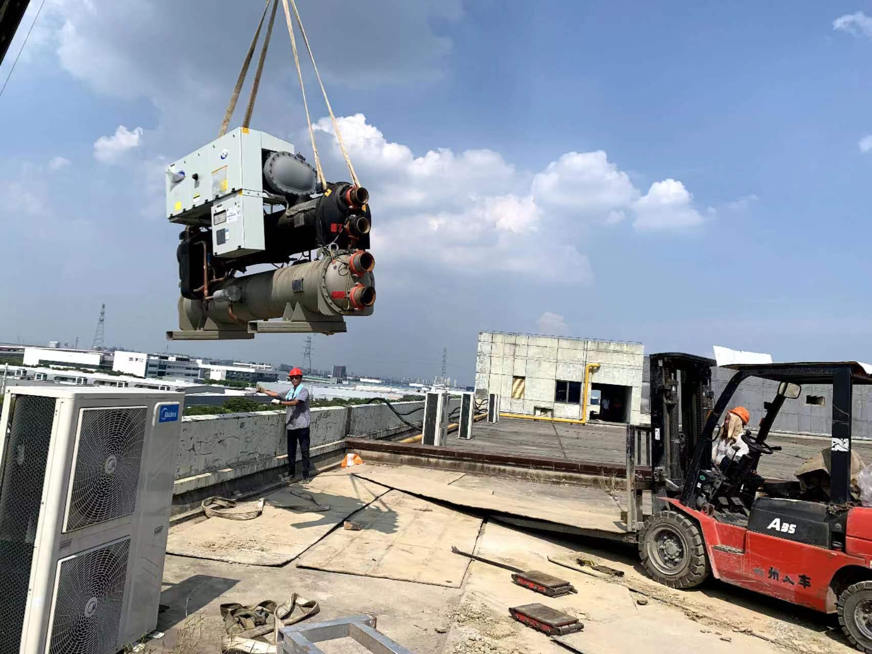 核心主营四：设备安装调试与配套服务——精益求精，全程护航，筑牢服务闭环