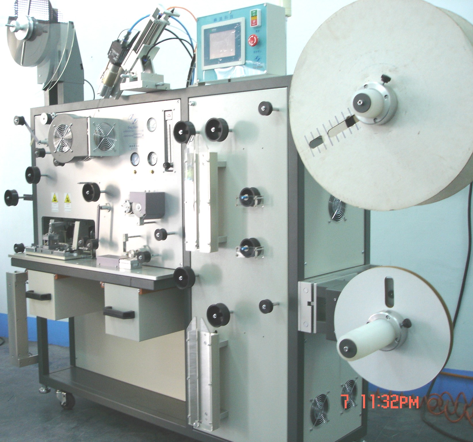 精密載帶成型機(jī)3