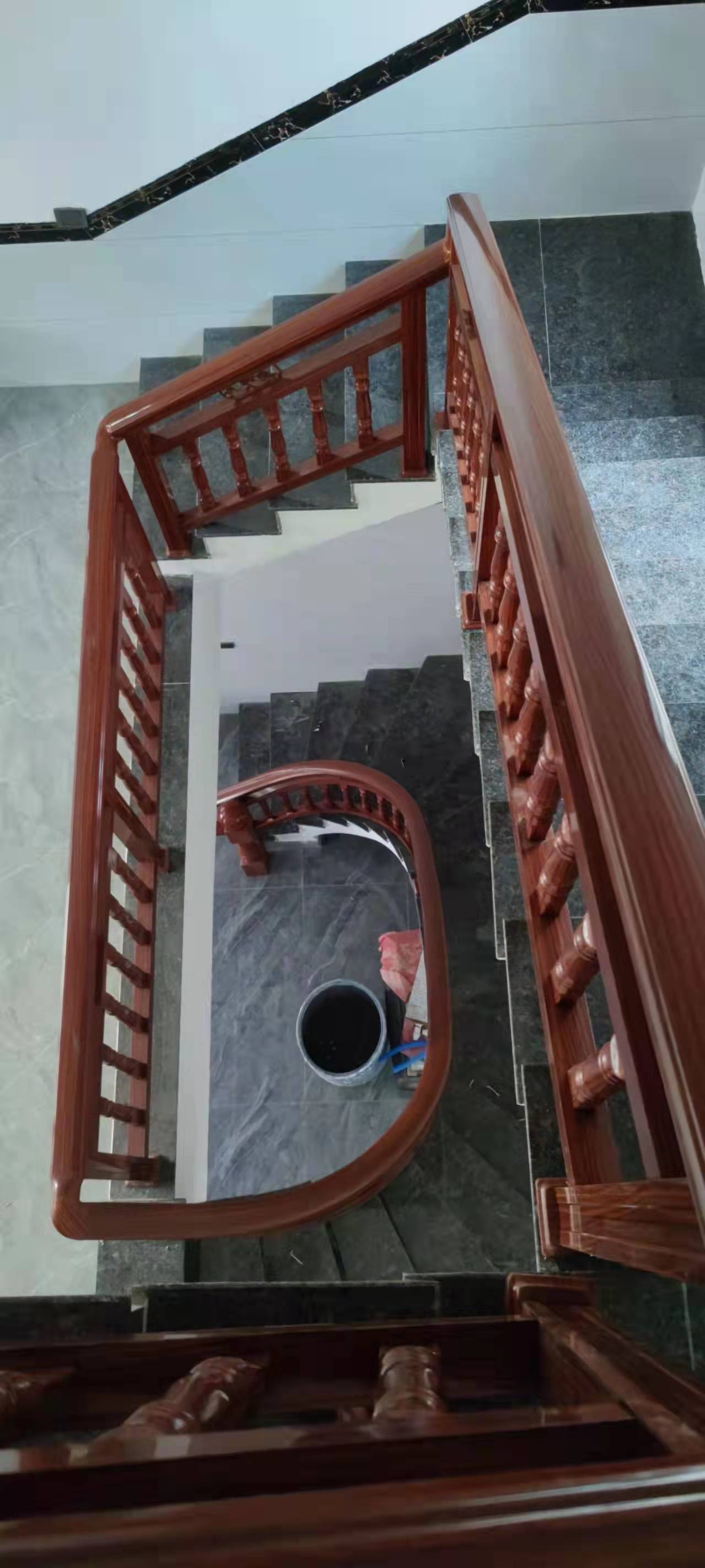 褐色楼梯