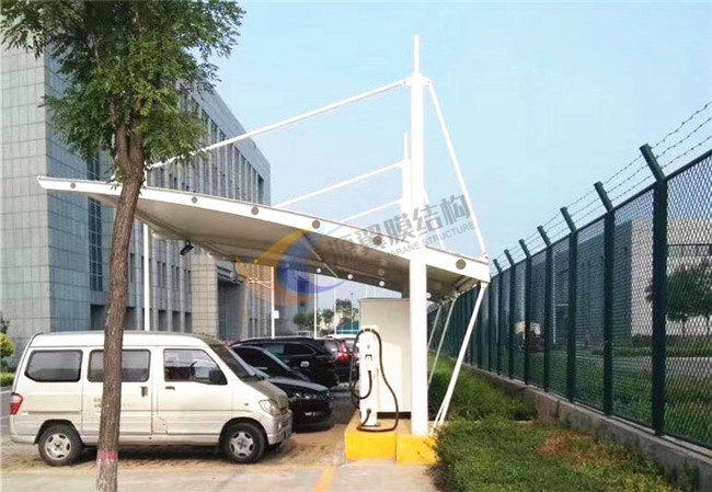 斜拉杆立柱停车棚