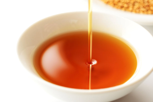 香味浓郁的芝麻油，品尝舌尖上的醇美