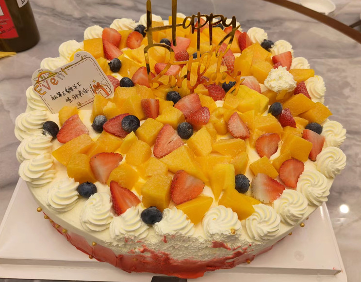 隆重举办庆祝伟大祖国75周年华诞暨公司员工三季度生日派对活动