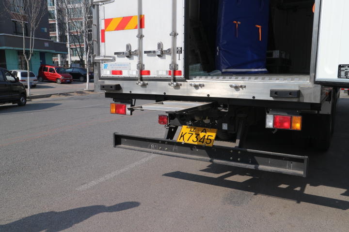 沈阳冷藏车1