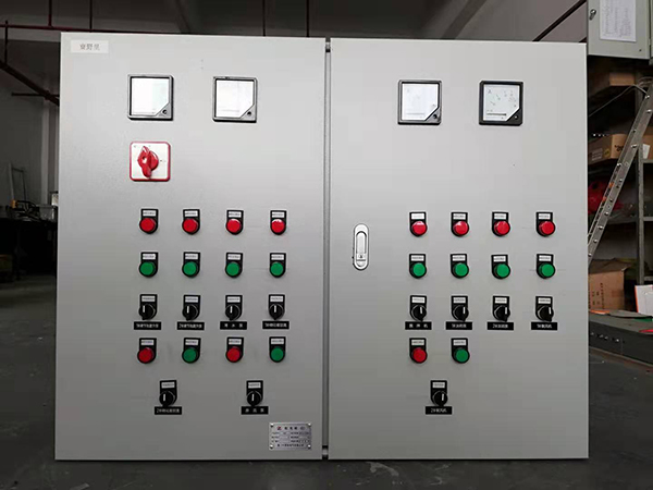 控制箱