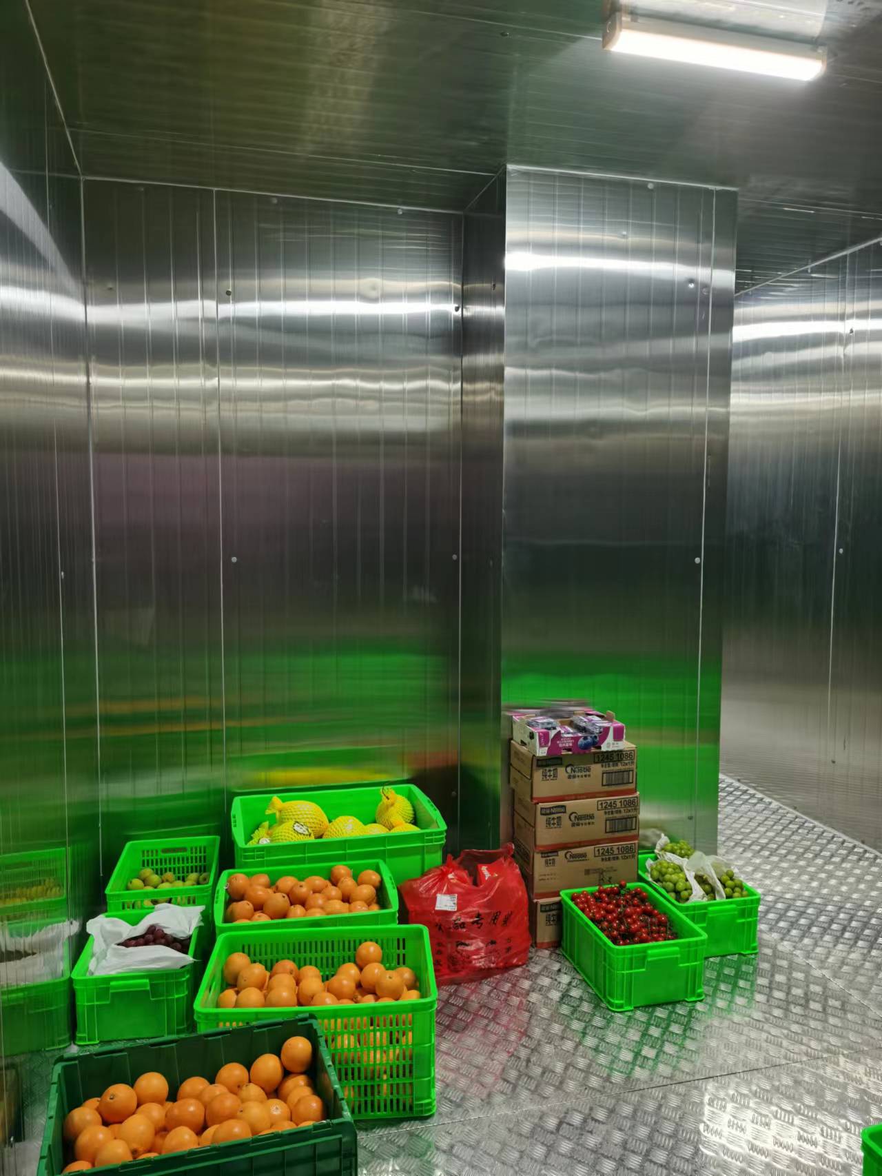 五星级酒店：英迪格酒店厨房不锈钢冷库