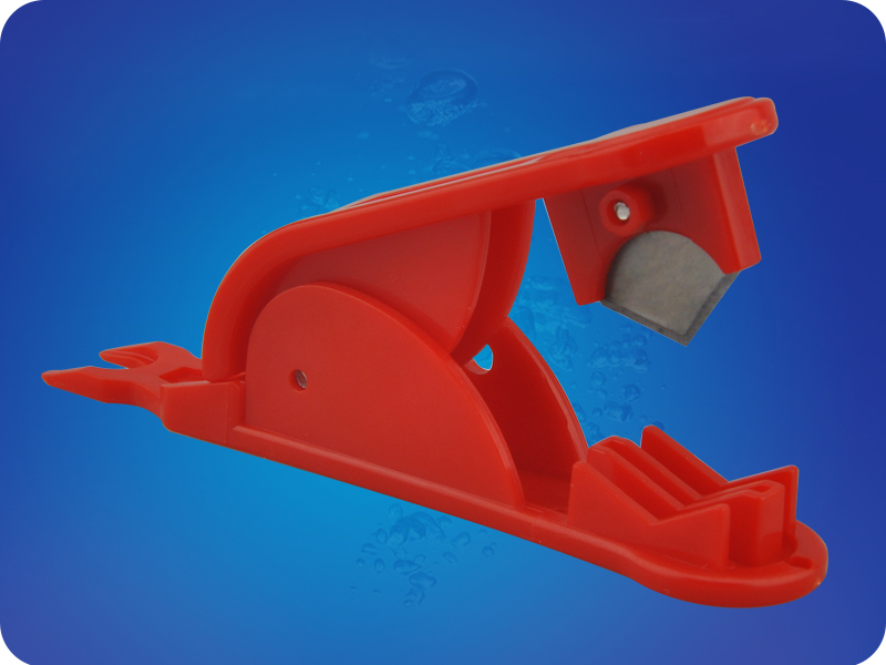 Pipe cutter