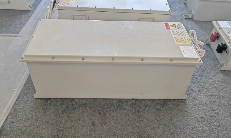 60V180Ah（10.8KWh）动力锂电池