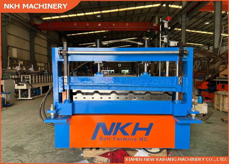 YX23-210-1050 Roll Forming Machine for Roof Profile