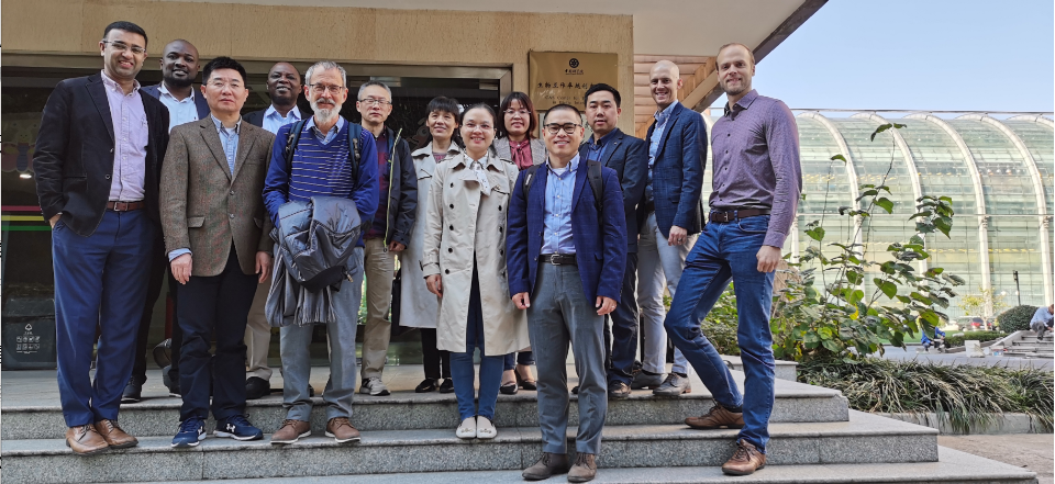 邢萍研究员指导然晟院士专家工作站研发工作