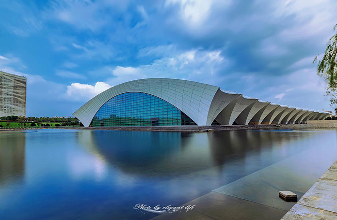 上海-东方体育中心“月亮湾”