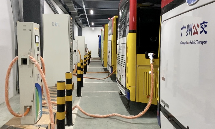 <div style="text-align:center;">
	為入場車輛提供集中高效充電
</div>