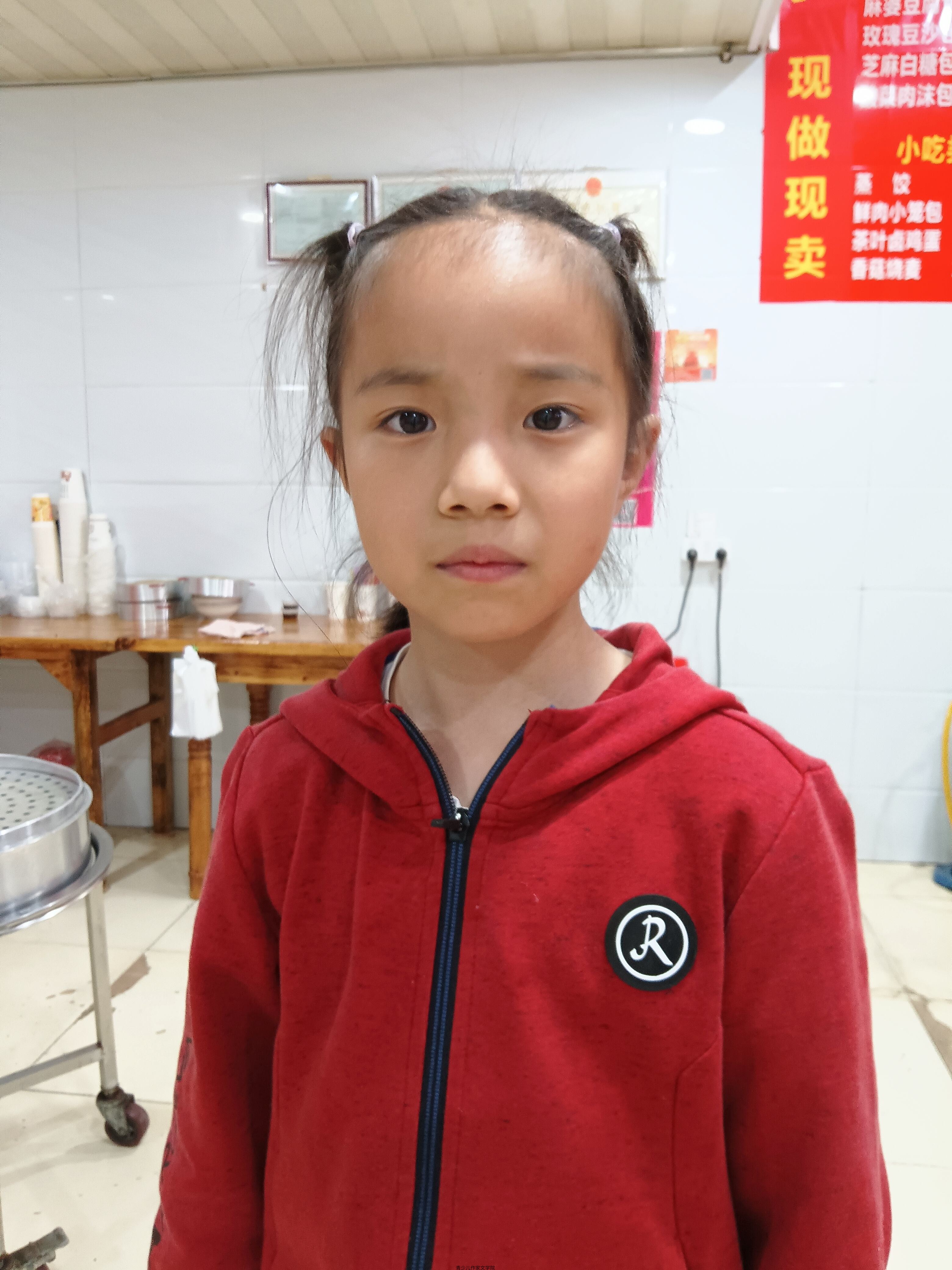 东山学校三（2）：李叶（9岁）