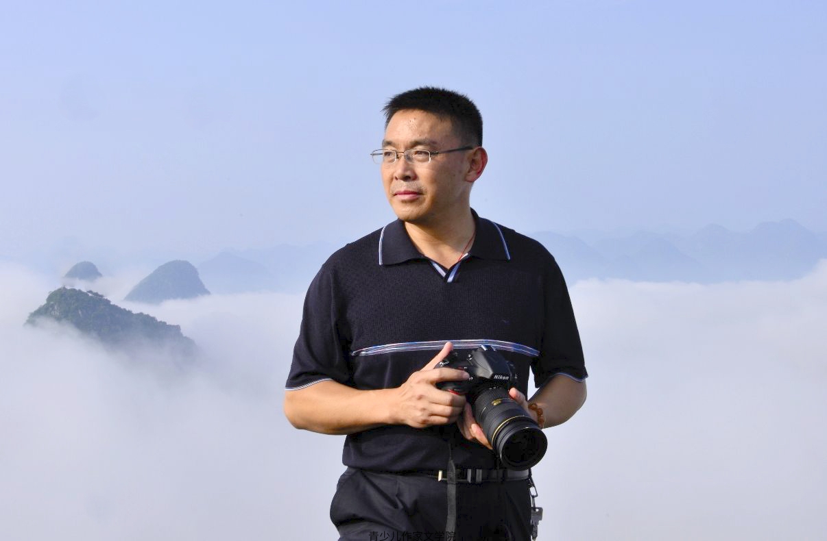 中国作家：郭绍龙（丘北县）