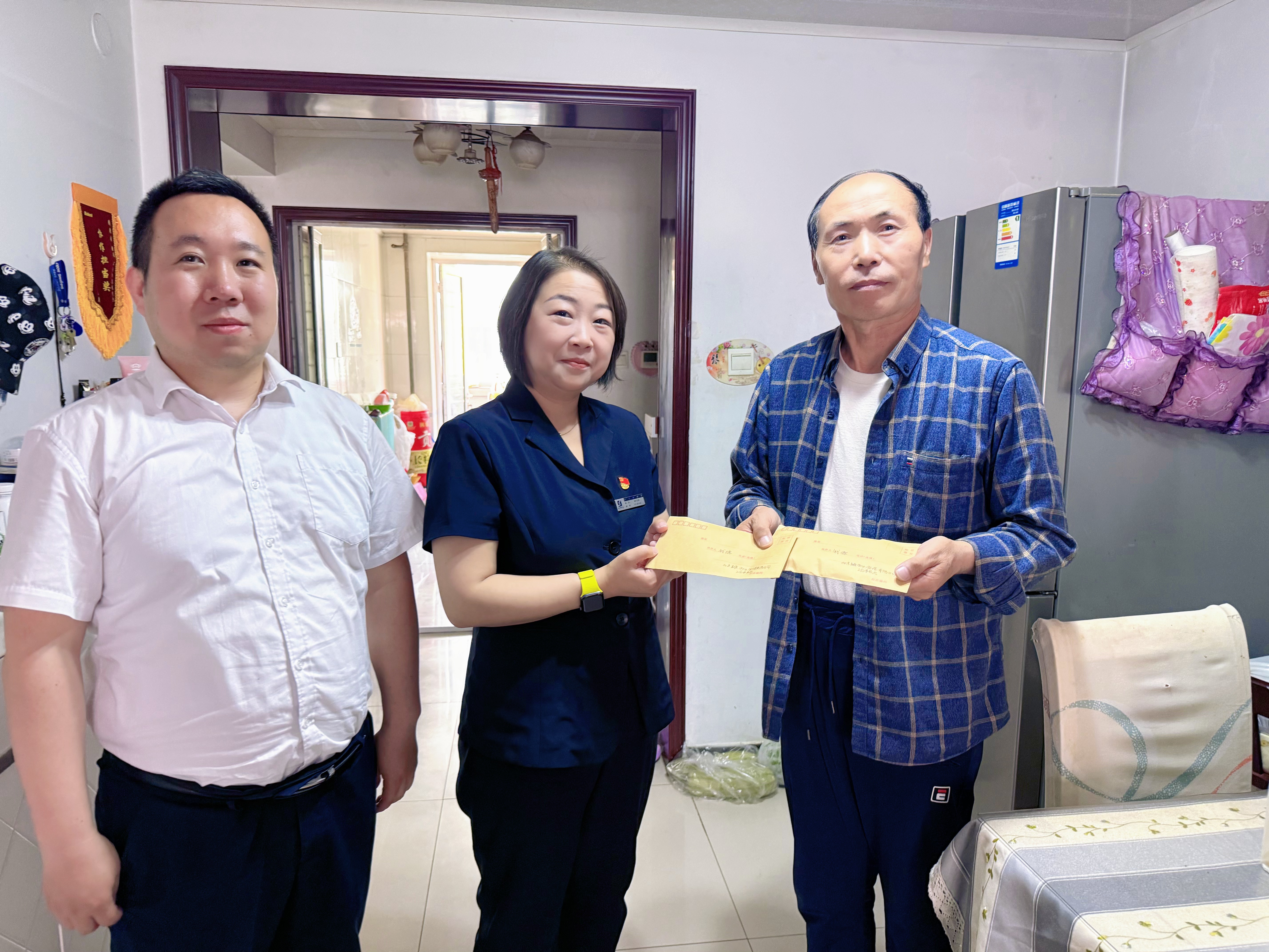 传递企业关怀温度：首源物业工会慰问患病退休职工