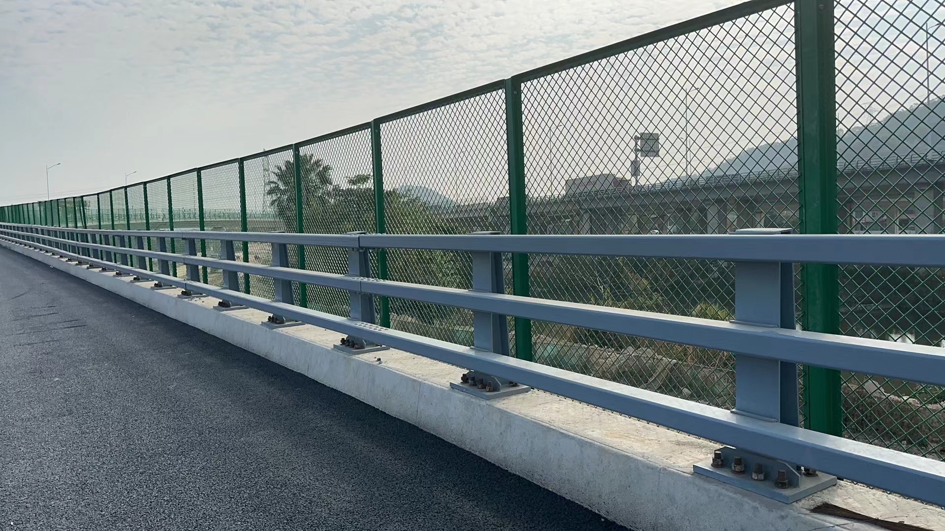 橋梁防撞護欄
