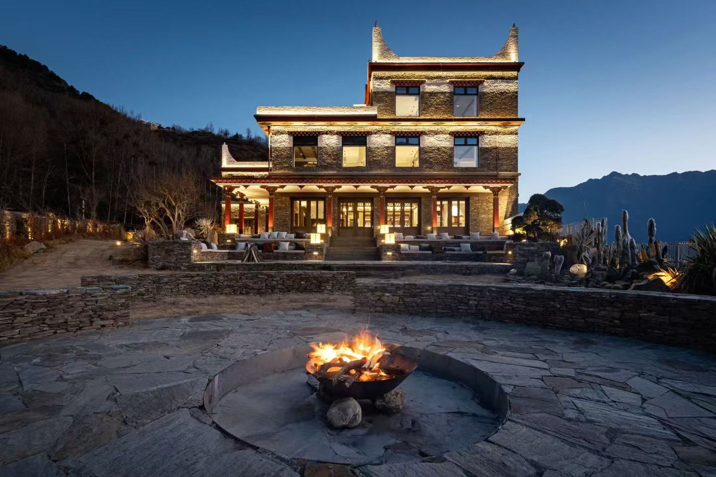 阿若康巴·丹巴甲居庄园 启幕盛典