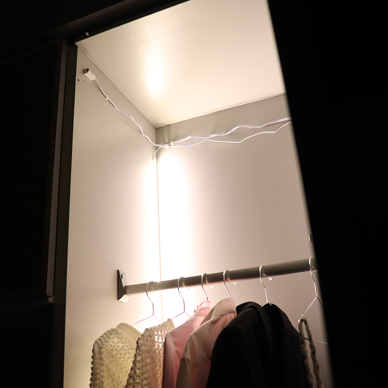 12V橱柜门开关衣柜鞋柜柜子里的LED灯带门控感应开关开门自动亮灯