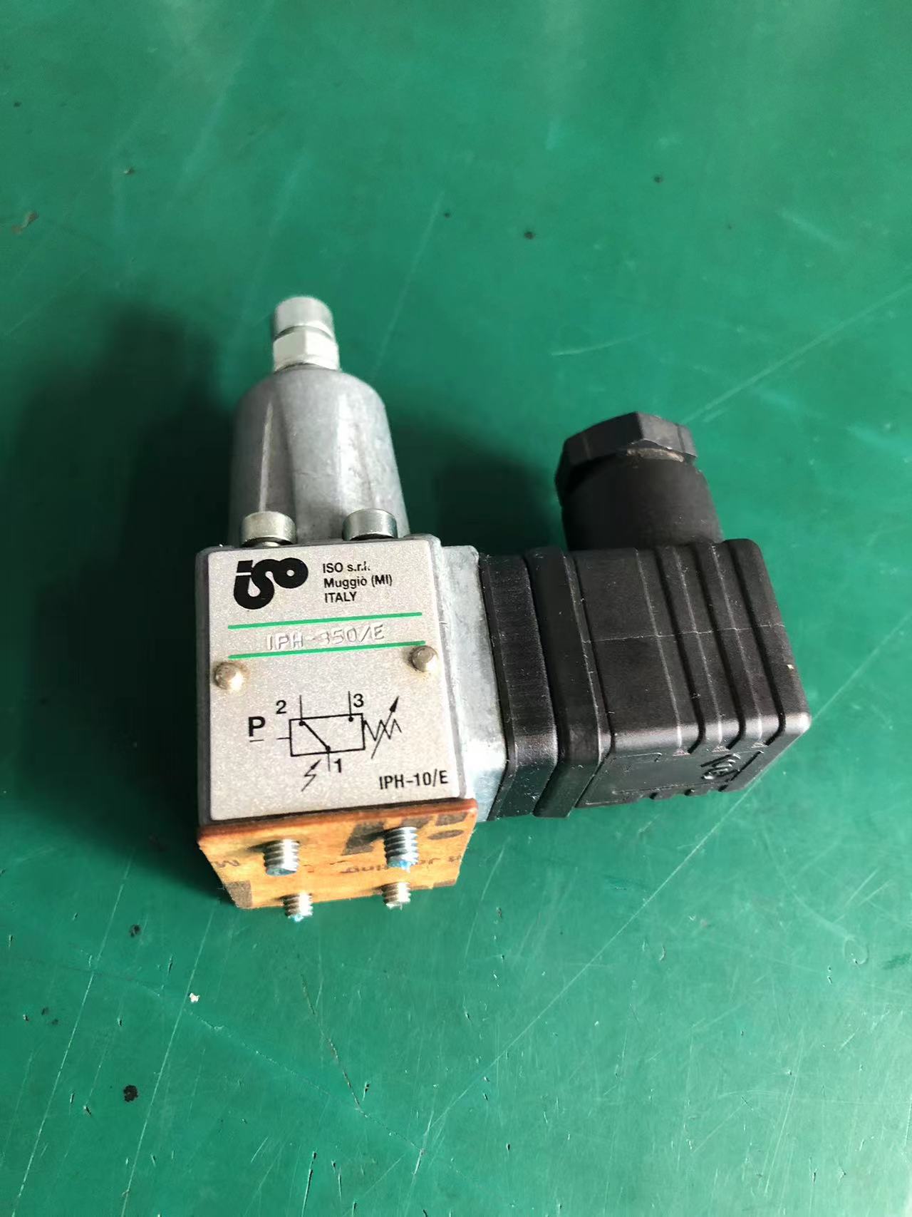 ISO板式安装压力开关