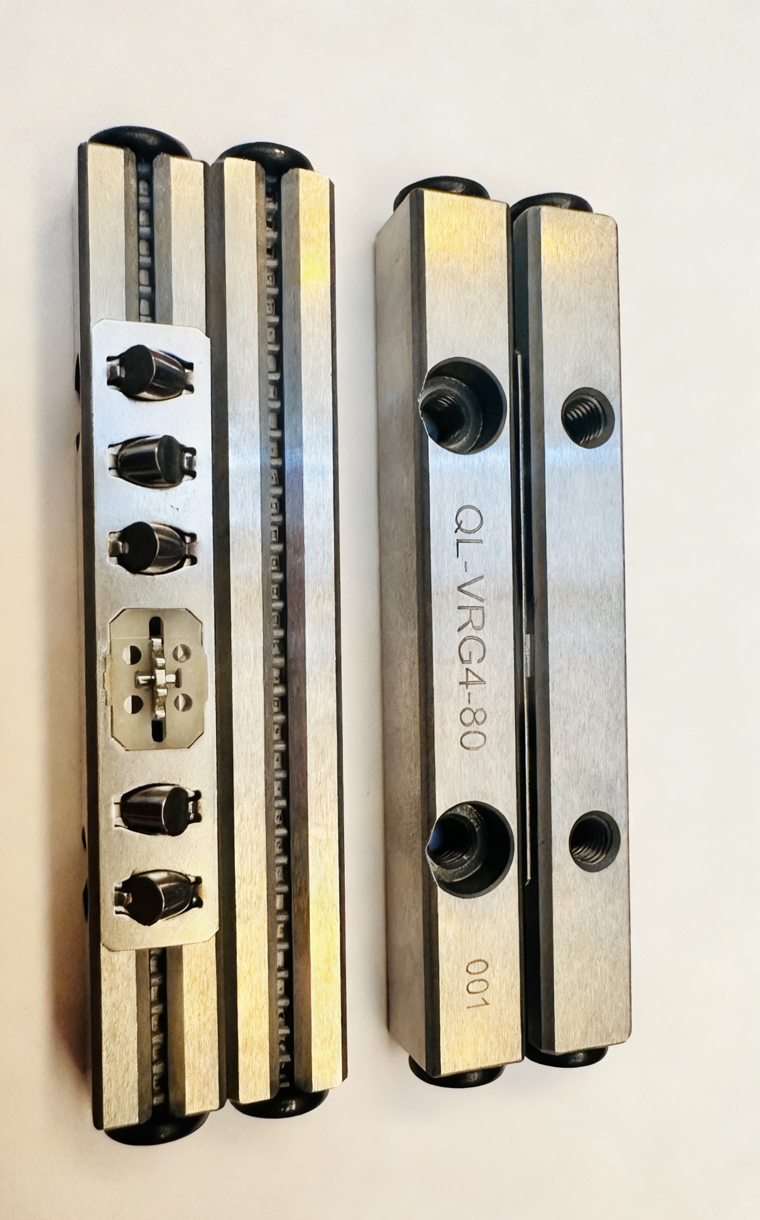 VRG系列防蠕动交叉滚子导轨