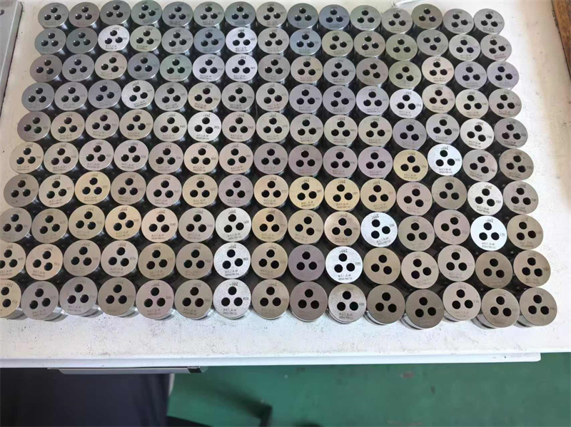 模具
