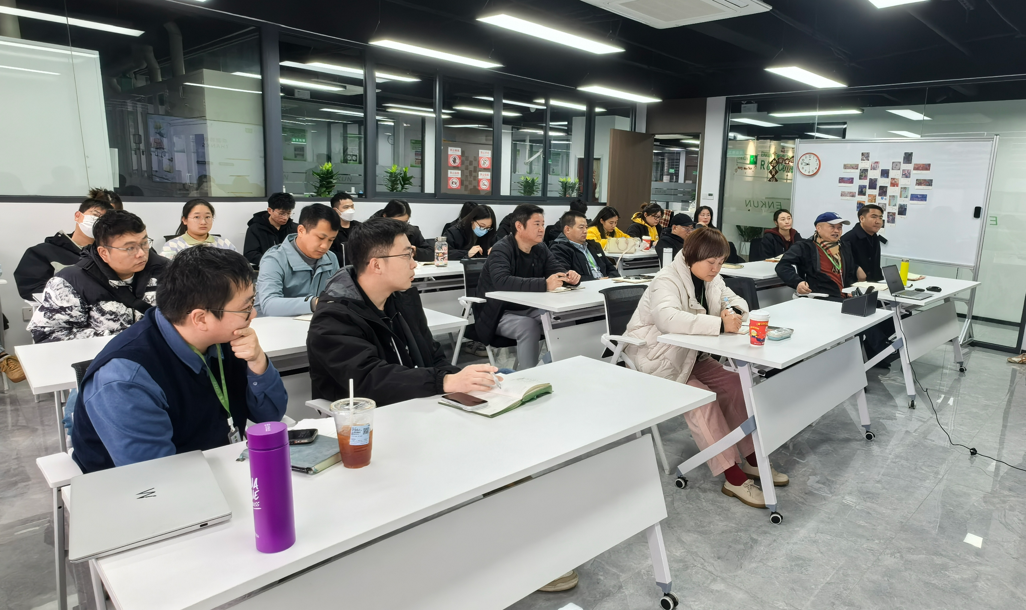 坚持跨越，合作共赢——恩坤公司2025年终总结暨2026新年规划会圆满召开