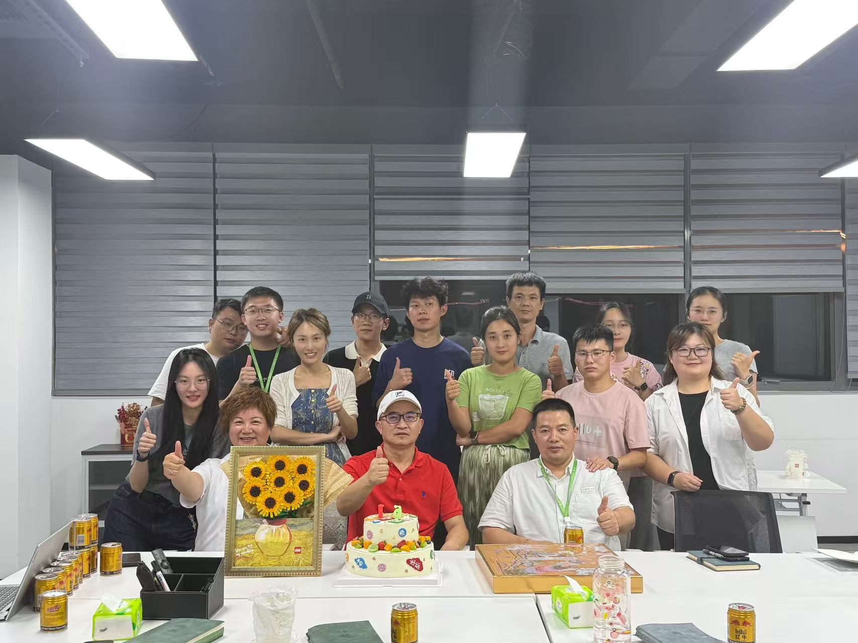 恩坤召开“2025收官保卫战”动员会，全员聚力冲刺年度目标——聚焦本职、突破自我、服务为本，推动客户安心降本增效
