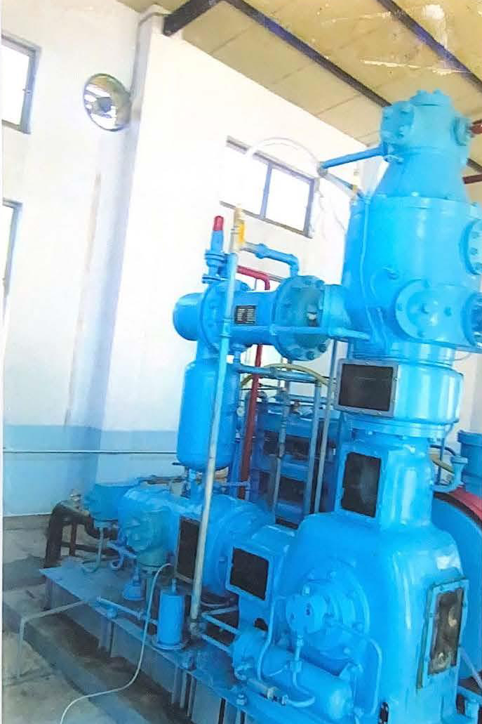 淮北市燃气公司压缩机进行清洗维护