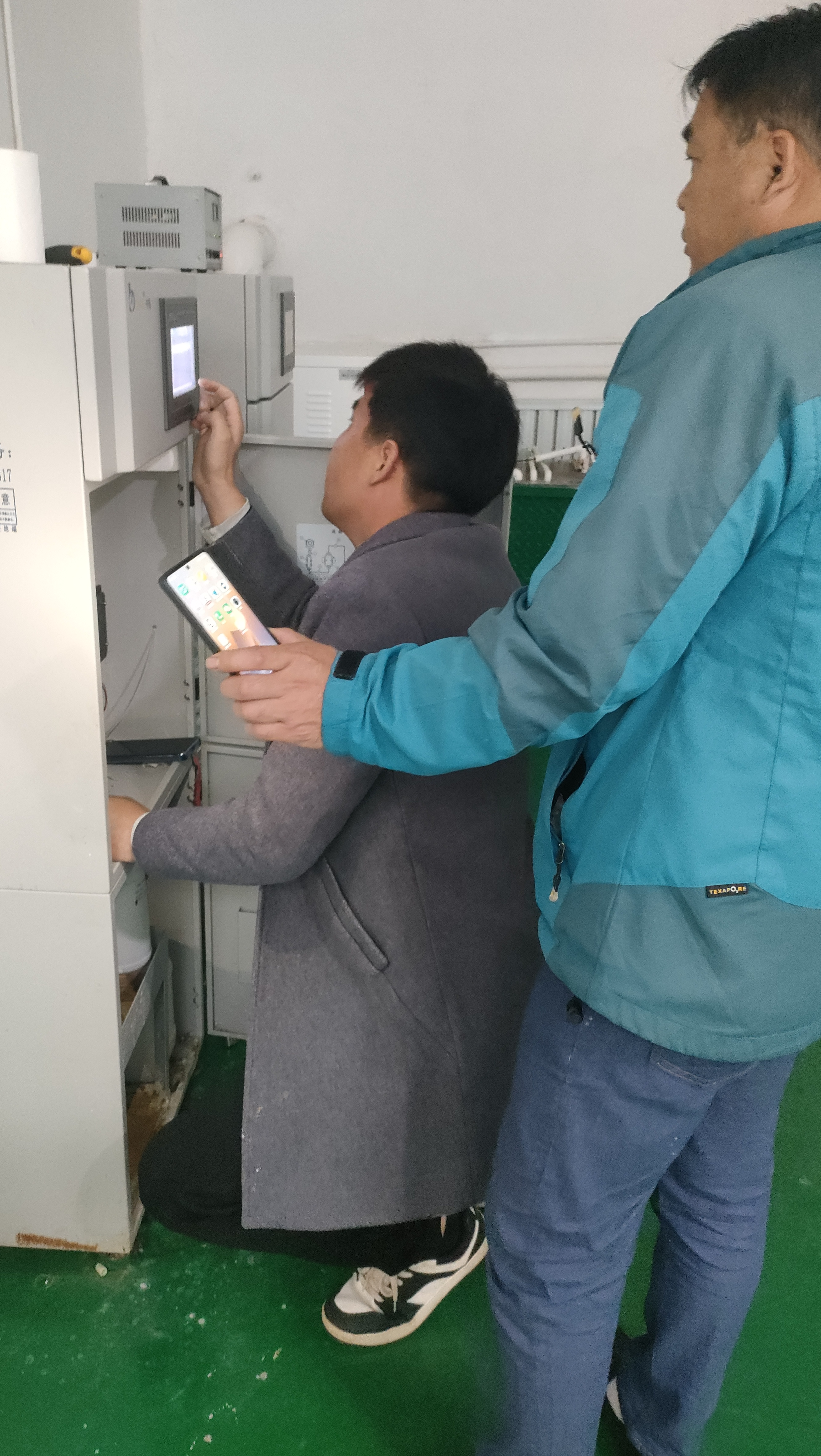 认真工作的创迪人（二）