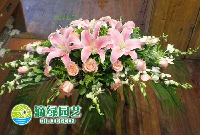 百合玫瑰洋兰台花
