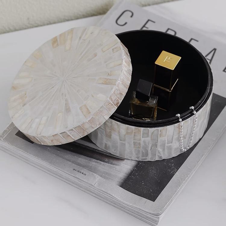 Natural colored shell jewelry storage box