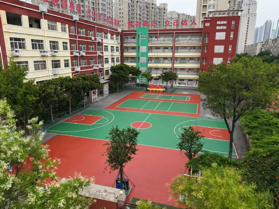 助力北关小学运动场地焕新升级,记山东鸿越建设工程有限公司尊师重教，薪火相传
