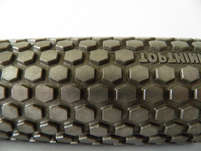 Runway rubber pad roller