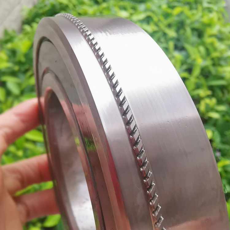 Straight cutting blanking wheel