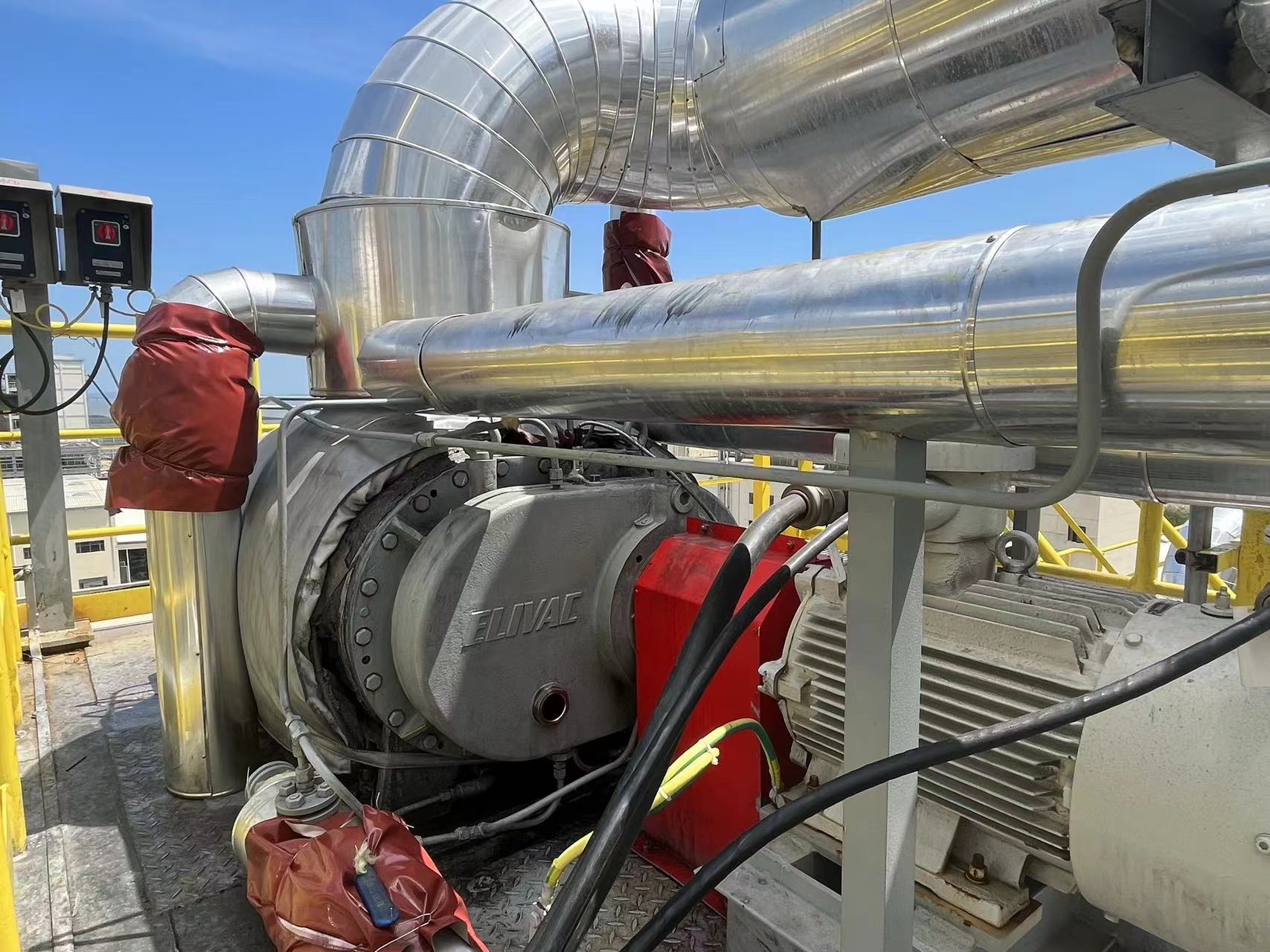 Polycarbonate vacuum system