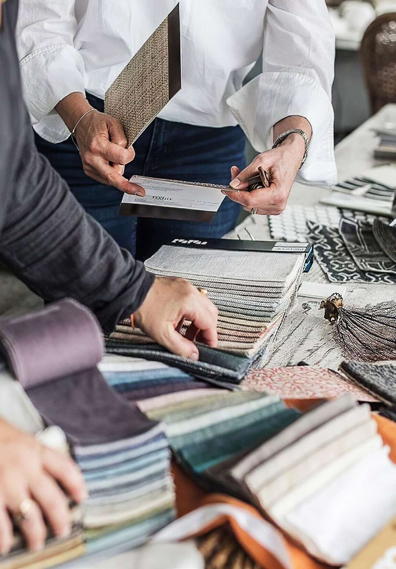 Color swatch for lounge chair and sofa_2024