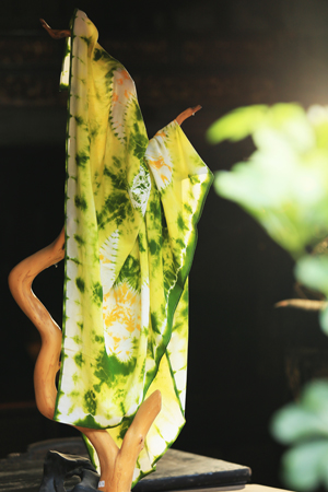 和平双绉大方巾