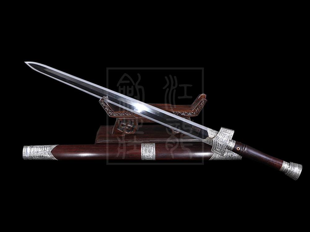 江龍 ? 毛鐵 ?  回劍