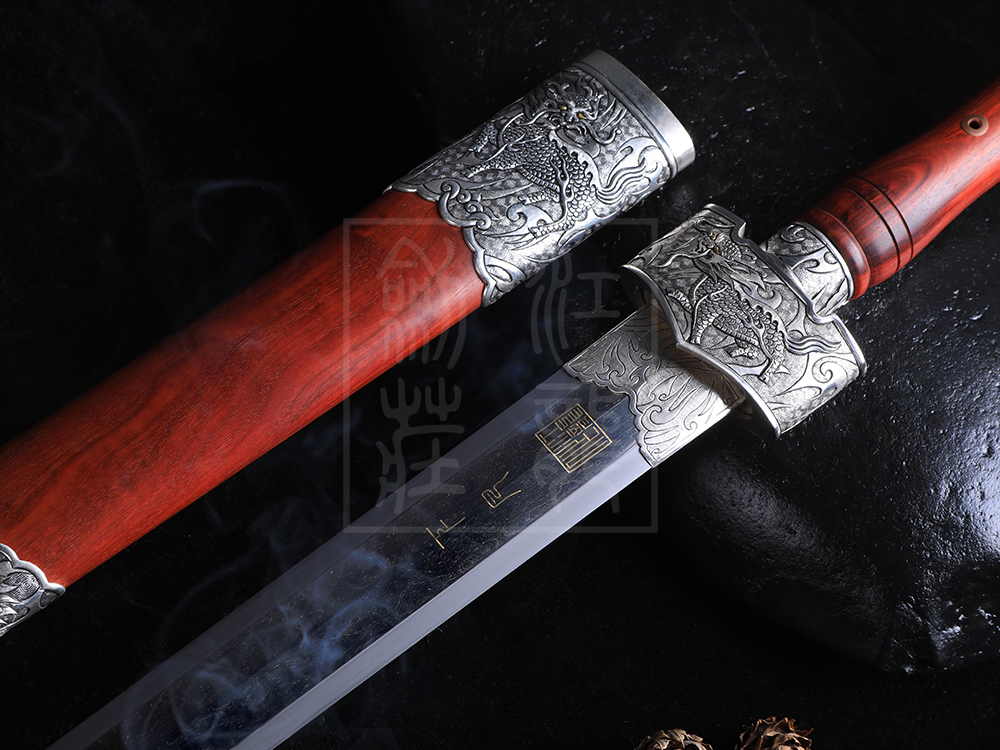江龍 ? 天鐵 ? 下凡劍