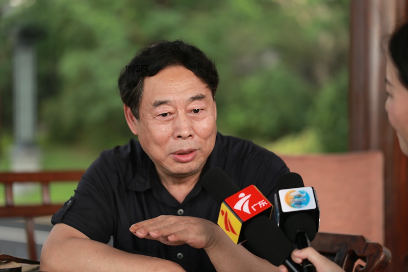 苗再新专访