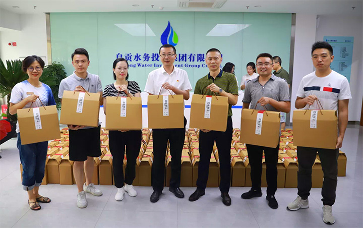 “李子染”躋身“自貢禮物”自貢天工扎染端午濃情助力脫貧攻堅(jiān)