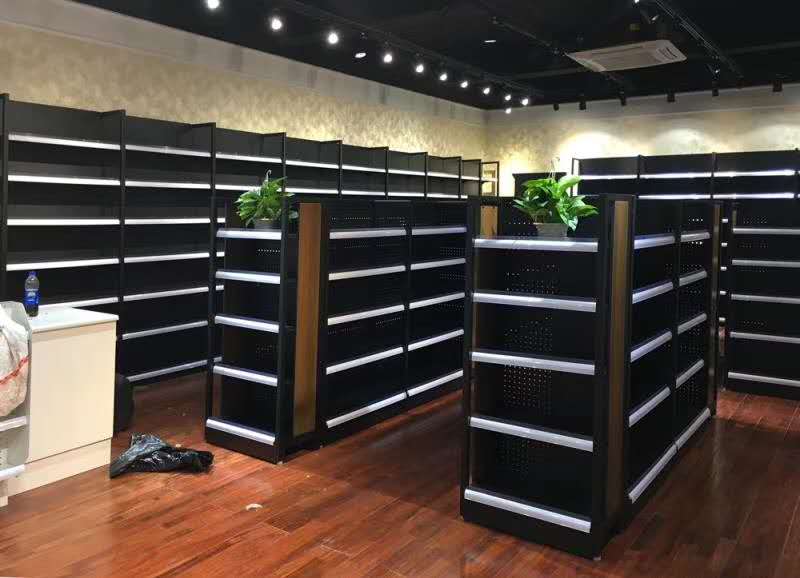 便利店货架