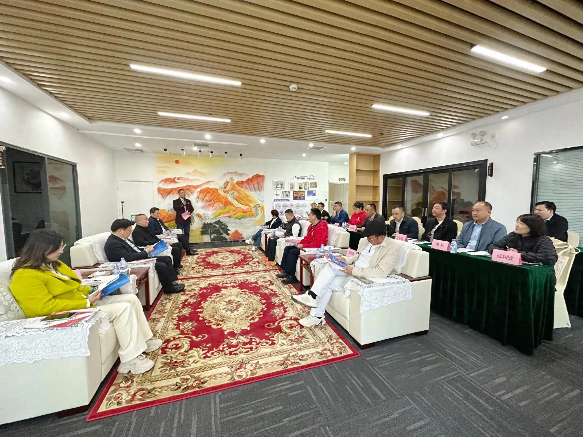 东莞市河南商会举行盛大揭牌仪式 携手多领域合作共谋发展